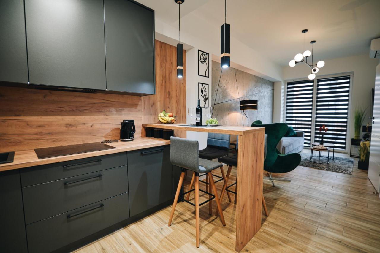Aparthome 25 By Housine