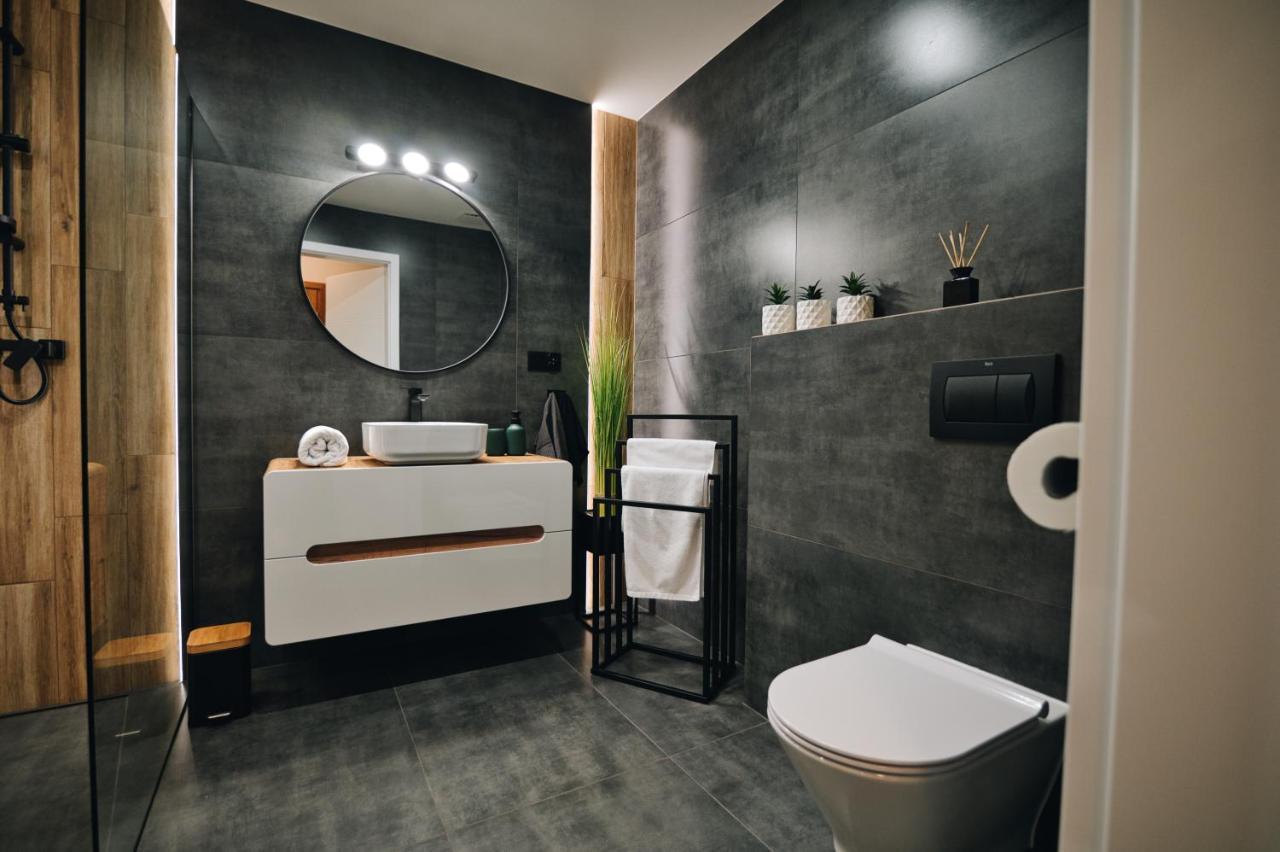 Apartment Aparthome 25 By Housine Zator